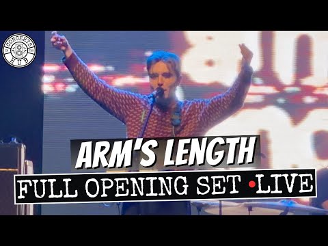 Arm's Length Full Opening Set LIVE