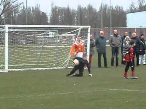 Oranje Wit E7 - IFC E4  uitslag 6 - 1     02-03-2013