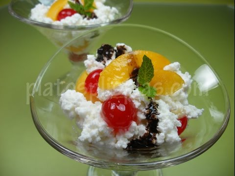 Requesón con frutas en almíbar