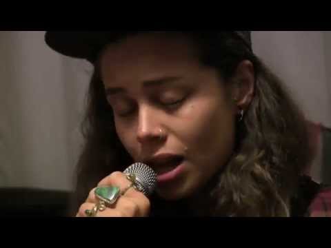 TASH SULTANA - HIGHER (BEDROOM RECORDING)