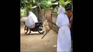 Download lagu Vidio lucu prank pocong bikin ngakak mp3