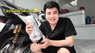 Anh shipper b%E1%BA%A5t ng%E1%BB%9D giao th%C3%B9ng h%C3%A0ng l%E1%BA%A1 l%C3%BAc n%E1%BB%AFa %C4%91