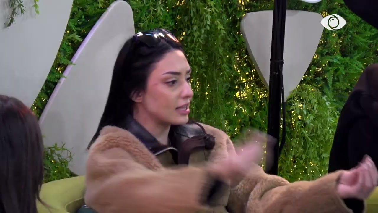 Ik qëndroi afër asaj se po qan/ Rogerti debaton me Gretën