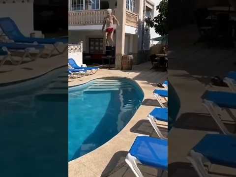 CHIELLO SI BUTTA DAL TETTO