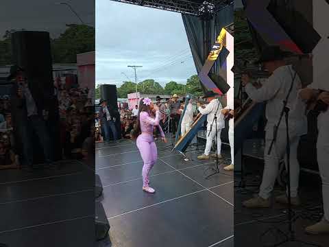 Rosangela Belisario bailando joropo en Santa Ana estado Anzoátegui