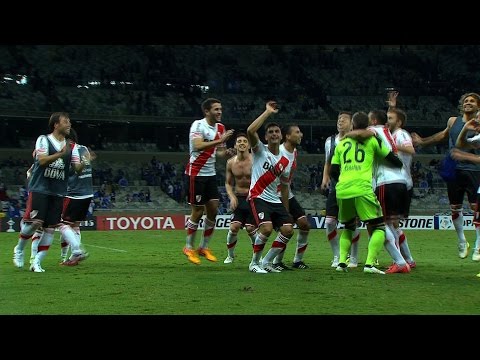 MINEIRAZO!!! River Plate Fans and Players Party in Brazil