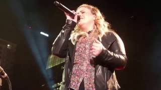 Kelly Clarkson - We Shall Be Free (10/24/2016) Nashville, TN