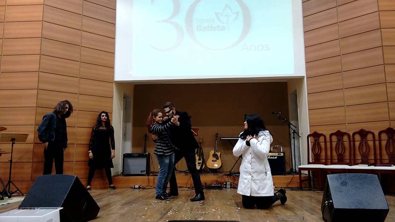 Mães de Joelhos  Filhos de Pé