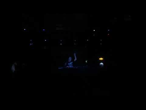 Nick Warren drops Umbara by Analog Jungs @ Barutana 13.08.2021 Part 3