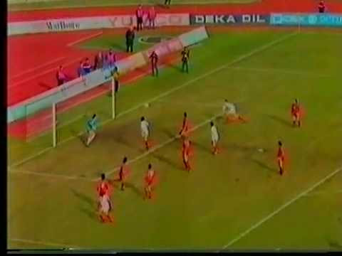 1990 Crvena Zvezda vs Steaua Bucureşti (Dragan Stojkovic)
