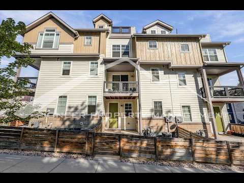 Spacious Townhouse with Central AC and Washer/Dryer property video