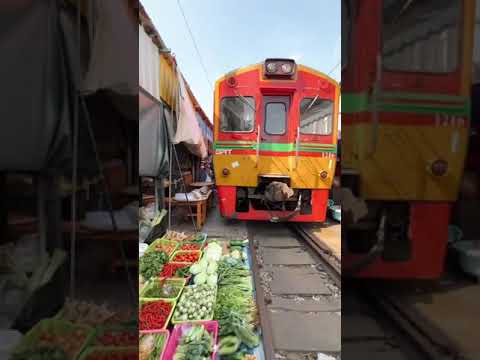 Chhuk Chhuk karti Rail gadi