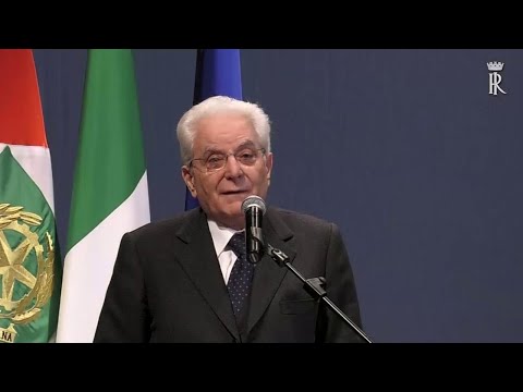 Clima, l'allarme di Mattarella: "Siamo sull'orlo di una crisi globale"