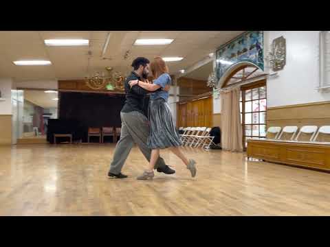 Tango 203S   Giro with Aguja and Lapiz to the Right