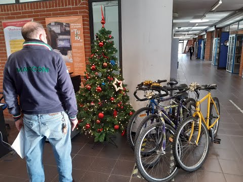 Gli studenti del Marconi donano 4 bici al Dagomari. Il gesto dopo il furto subito dall'istituto