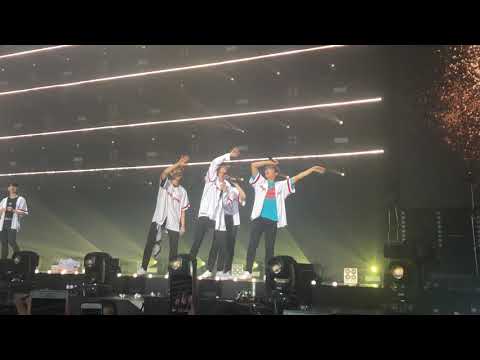 180804 WANNA ONE [ONE : THE WORLD] in BANGKOK - GOLD (Seongwu,Woojin,Jaehwan,Daniel)