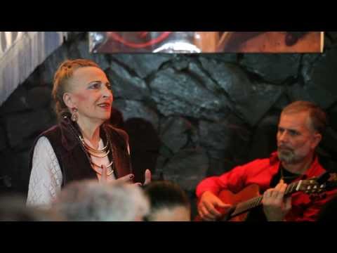 Alexandra Cruz, "Fado Licas" - "A voz"