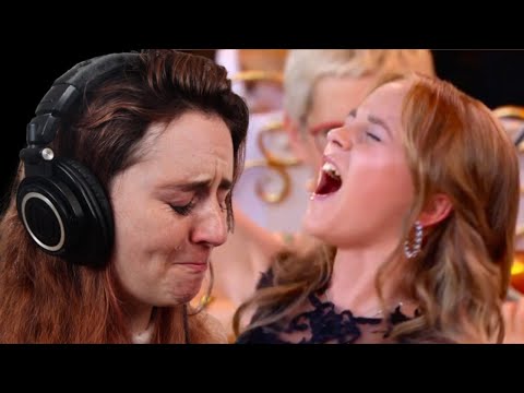 15 Year Old Emma Kok Sings Voilà with paralysed stomach! André Rieu Reaction