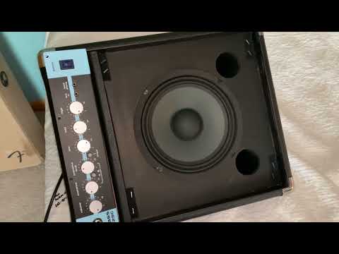 Acoustic B25C Bass Combo Amp image 8