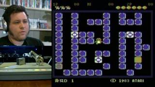 Crow Plays Pengo (Atari 8-bit)