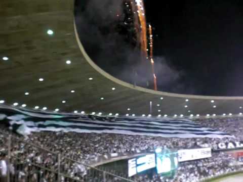 Entrada do Galo em campo - Atlético 3 x 2 Santos -