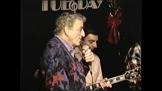 TONY BENNETT Stops in to A NY Jazz Club with LES PAUL &quot;SUNNY SIDE OF THE STREET&quot;