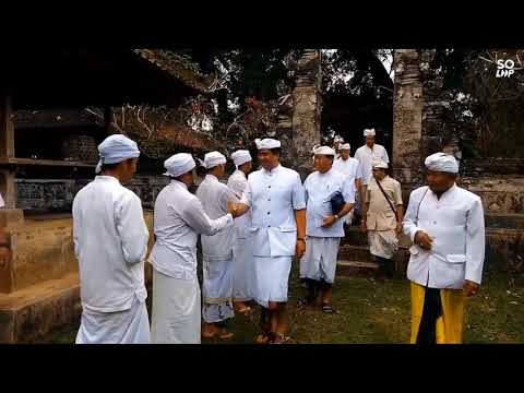 Persembahyangan Wagub dan Mantan Gubernur di Pura Kahyangan Jagat Luhur Aseman
