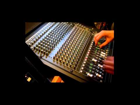 Live Electronic Mix on a Mackie 1640i.