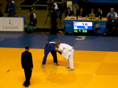 EC JUN 2011 73  ZUEV Dmitry RUS MACIAS Tommy SWE