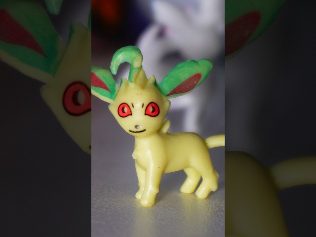 Vídeo relacionado con Pokémon Botas de agua para niñas | Botas de agua para niños con estampado de personajes de Pikachu, Eevee y Jigglypuff en rosa | Botas Infantiles de Goma Resistentes al Agua con Efecto Mármol