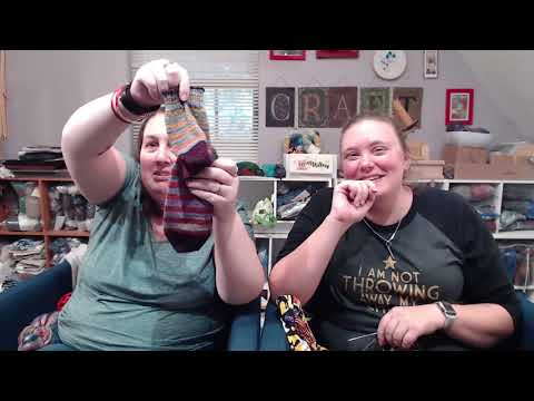 TheKnitGirllls Ep453 - Hat of Many Needles