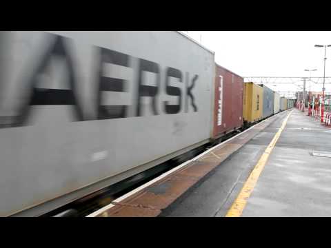 freightliner class 86622 with 86609 intermodal