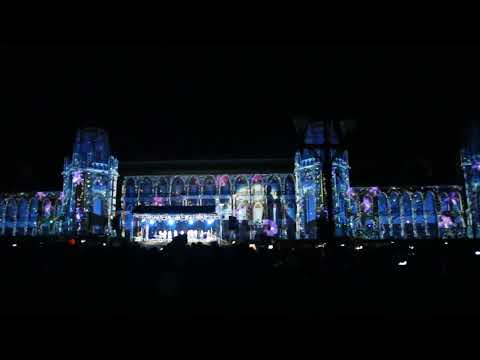 Москва. Царицыно. 2017 г. Фестиваль Круг Света. На сцене Арт-группа Soprano Турецкого.