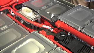 Taking apart a Nissan LEAF battery pack, part 2