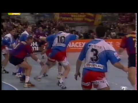 Gol de Schwarzer a pase de Masip. Final Copa ASOBAL 1999/00 BAR-SAN.