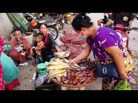 Toul Pongro Market In The Evening - Cambodian Market Food Scenes