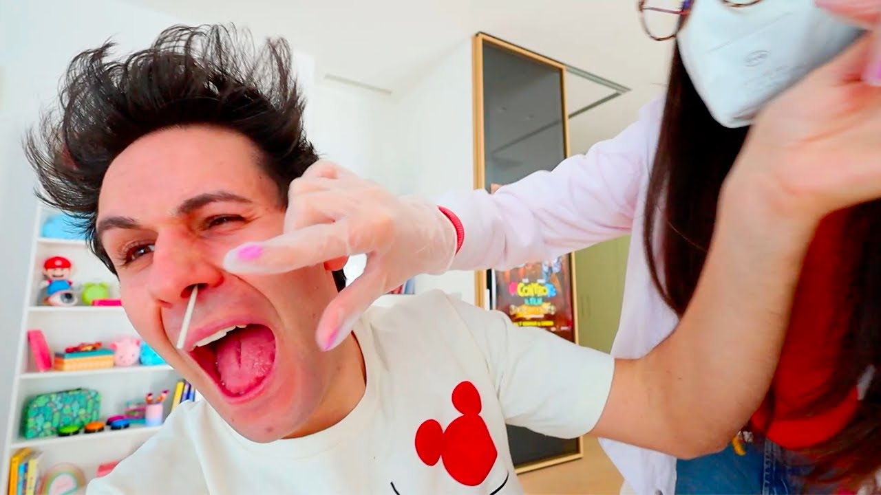 Watch Now Questa DOTTORESSA non aveva MAI fatto un TAMPONE!! Fail Questa DOTTORESSA non aveva MAI fatto un TAMPONE!! Fail