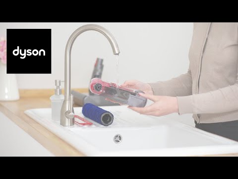 How to maintain your Dyson Submarine™ wet roller head