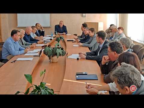 Зима вообще-то скоро. В Ревде остаются дома, не подключенные к системе отопления