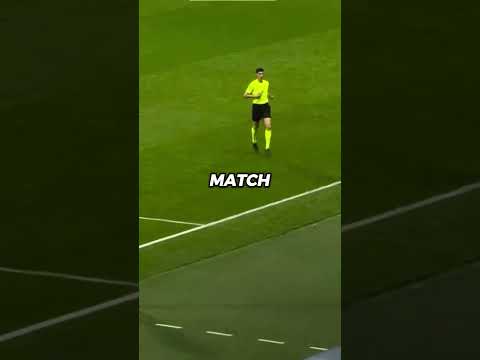 «РЕАЛ МАДРИД» ЗАБИЛ ГОЛ, БОЛЕЛЬЩИКИ «АТЛЕТИКО» СОШЛИ С УМА, И СУДЬЕ ПРИШЛОСЬ ОСТАНОВИТЬ МАТЧ 😳☠️