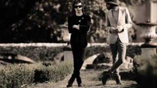 Está lloviendo Music Video