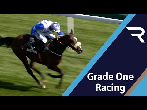 So EASY for BELFAST BANTER as he wins the 2021 Betway Top Novices' Hurdle under Keith Sexton