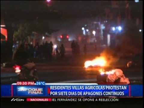 Residentes Villas Agrícolas protestan por siete días de apagones continuos