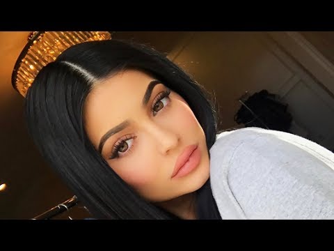 Kylie Jenner Confirms Engagement To Travis Scott With Huge Diamond Ring