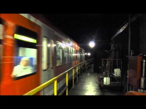 Isartor mit Zügen der Münchner S-Bahn (ET 423) +Werbezug