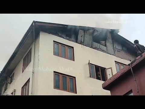 Fire breaks out in hotel Akbar in Srinagar,fire tender Fire broke out in a hotel in Rajbagh