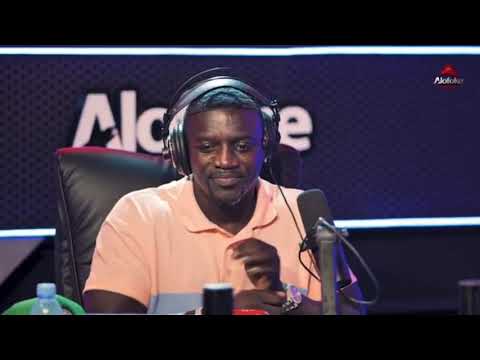 AKON CON VARIAS COLABORACIONES EN RD ENTRE ELLAS CON MELYMEL Y MUSICÓLOGO EL LIBRO