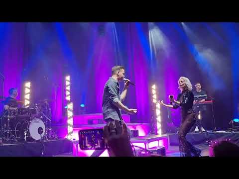 @EricPhilippi und @Michelle_aktuell "Idiot" live