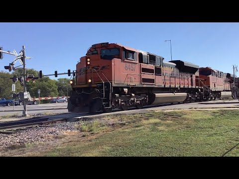 SD70ACe Leads OMAX Empties @ College View! (10, 4, 2021)