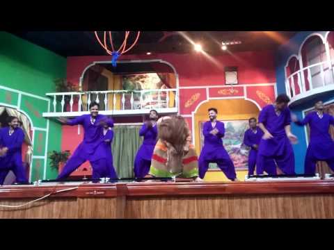 Khusboo mujra maza lain dy